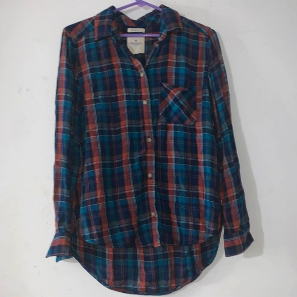 American Eagle Outfitters Tops - American Eagle sz Med Boyfriend Fit Plaid Button Down Shirt